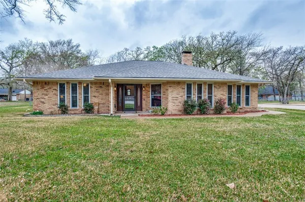 $390,000 | 5 Huckleberry Lane, Star Harbor, TX 75148