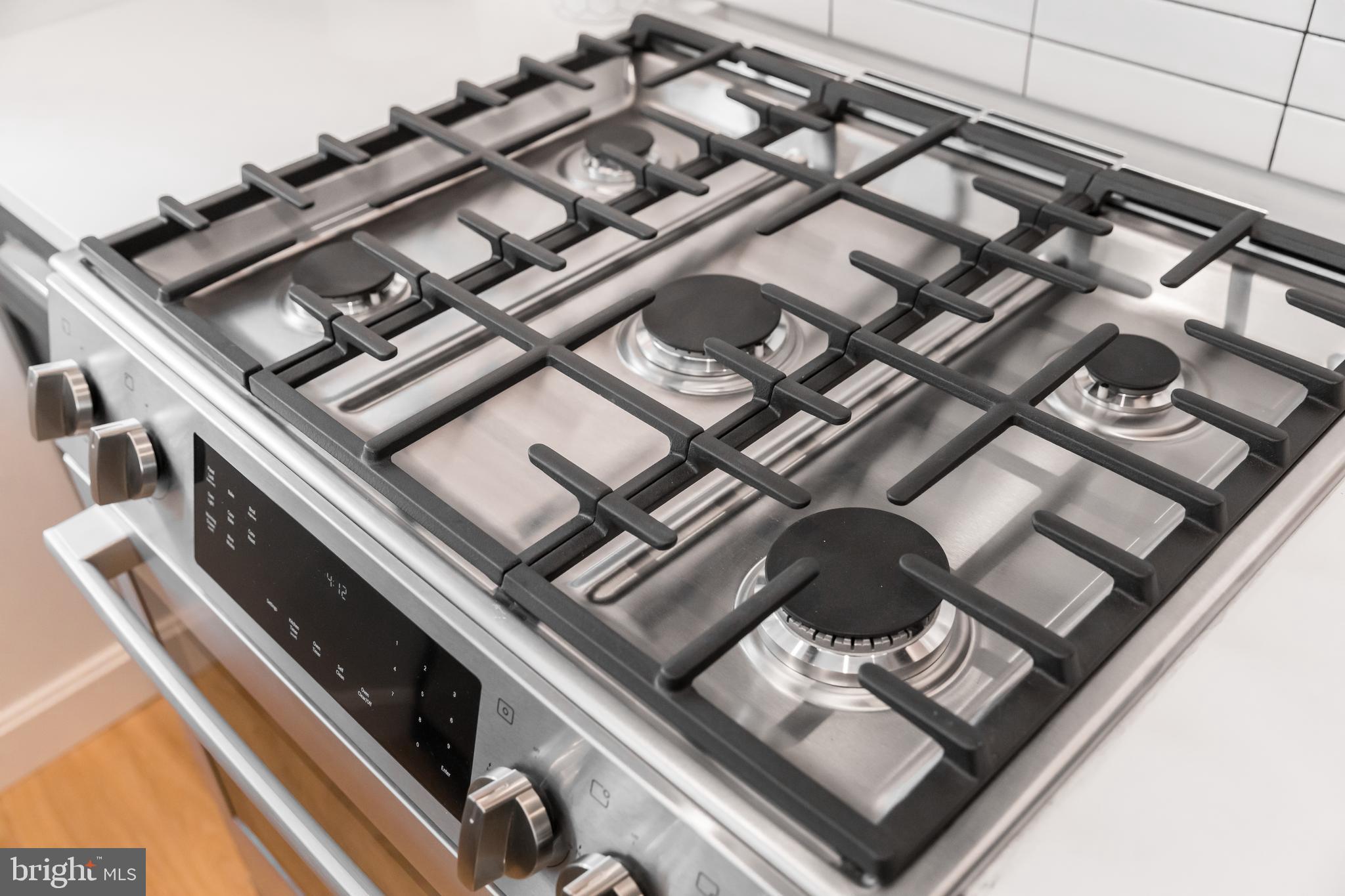 2248 Ontario Road Northwest, Unit 1 Washington, DC 20009 - Photo 6 of 23 Gas Cooking!