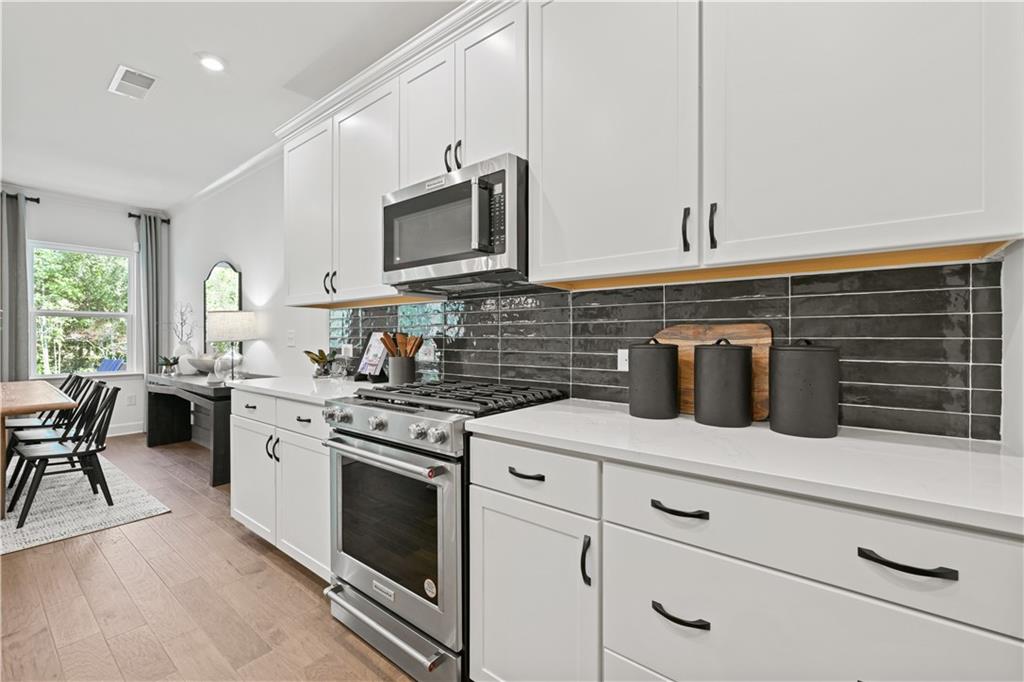 6092 Marigold Way Atlanta, GA 30349 - Photo 7 of 31