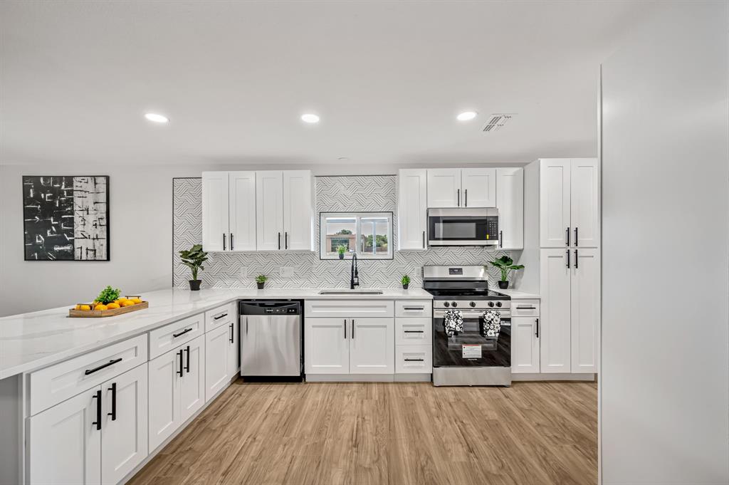 720 Judd Street Fort Worth, TX 76104 - Photo 14 of 35