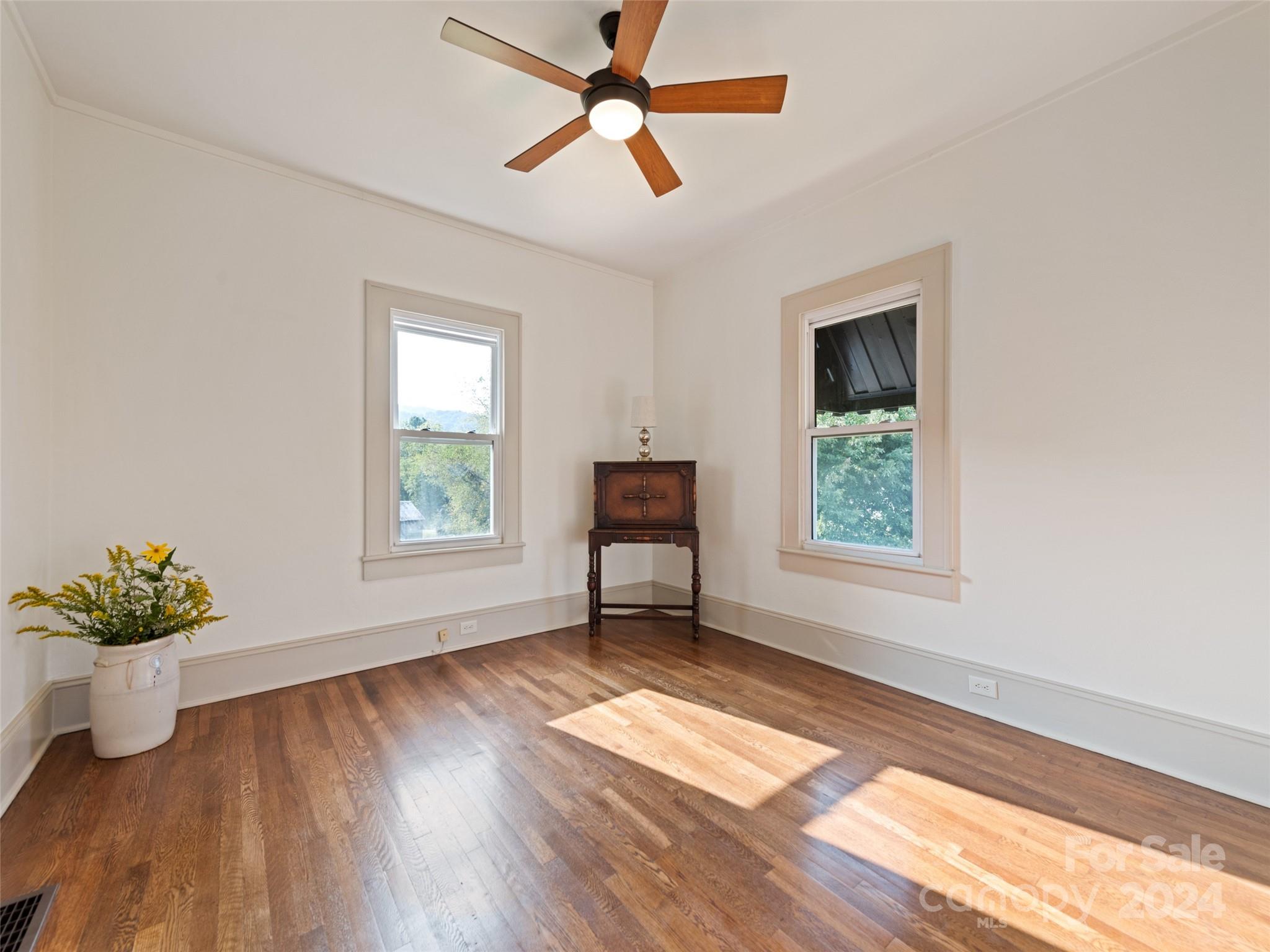 15 Scottdale Road Canton, NC 28716 - Photo 20 of 30 a living room with furniture and a window