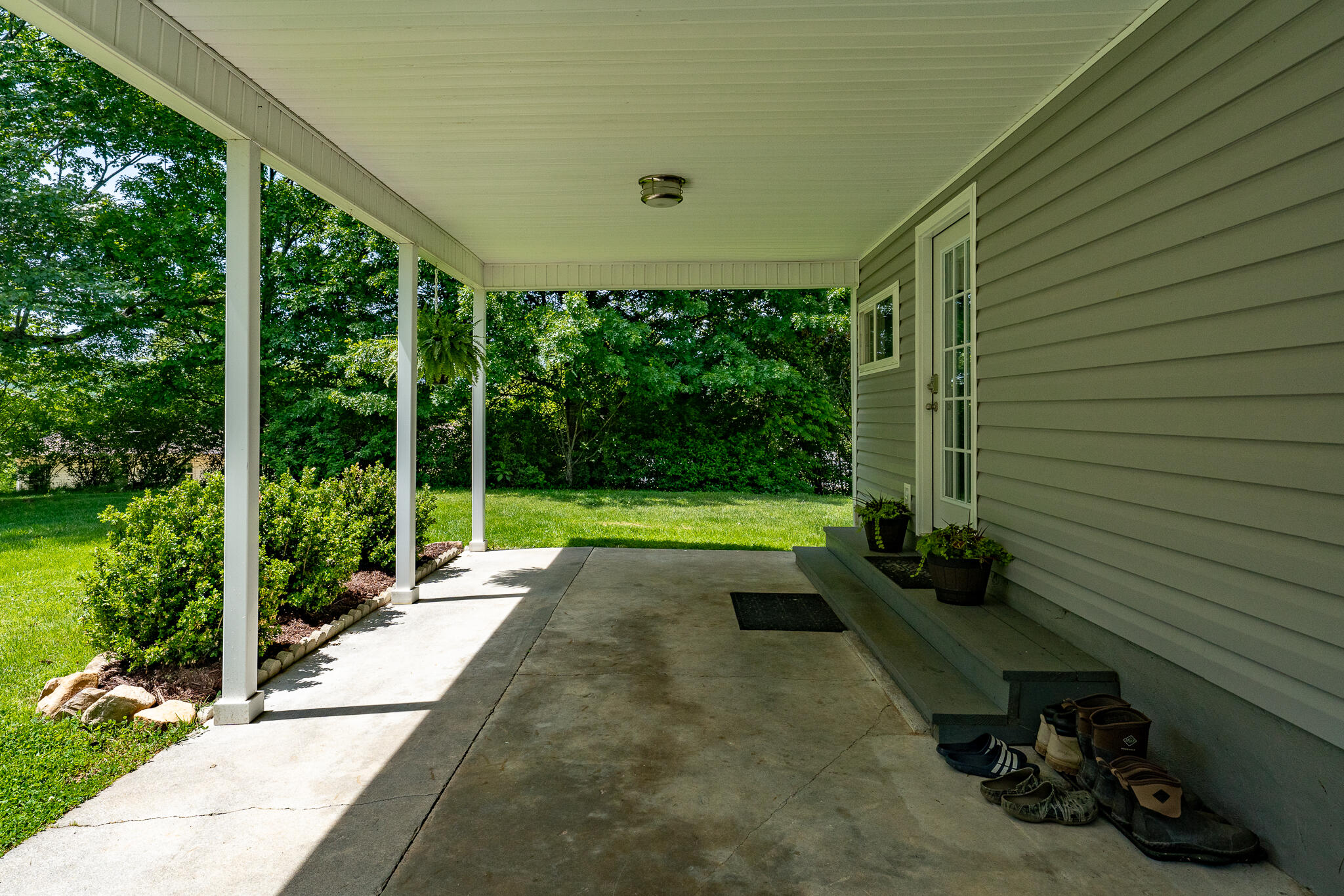 308 Oak Road Bristol, TN 37620 - Photo 25 of 34 308 Oak Road (12 of 42)