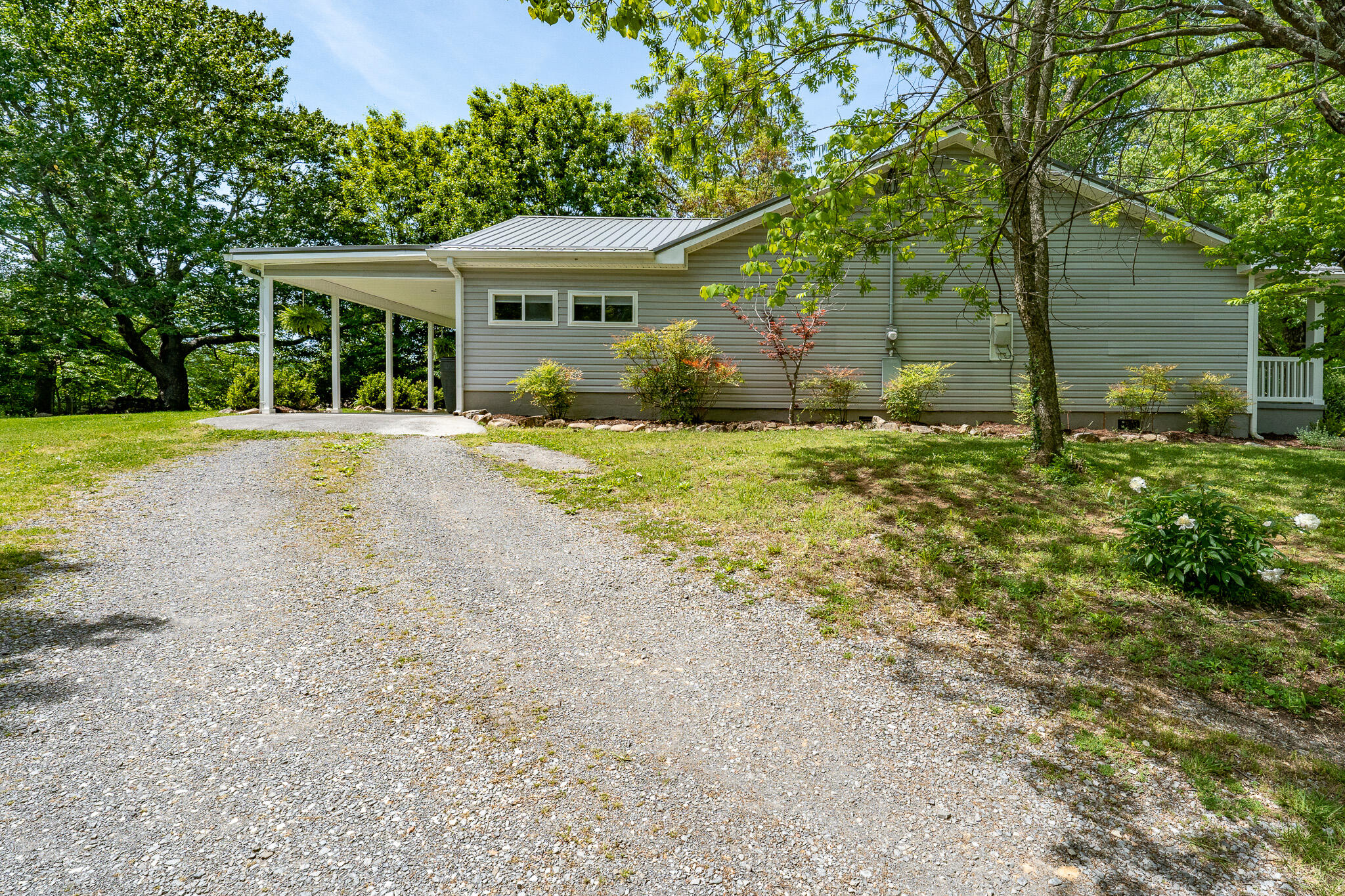 308 Oak Road Bristol, TN 37620 - Photo 31 of 34 308 Oak Road (9 of 42)