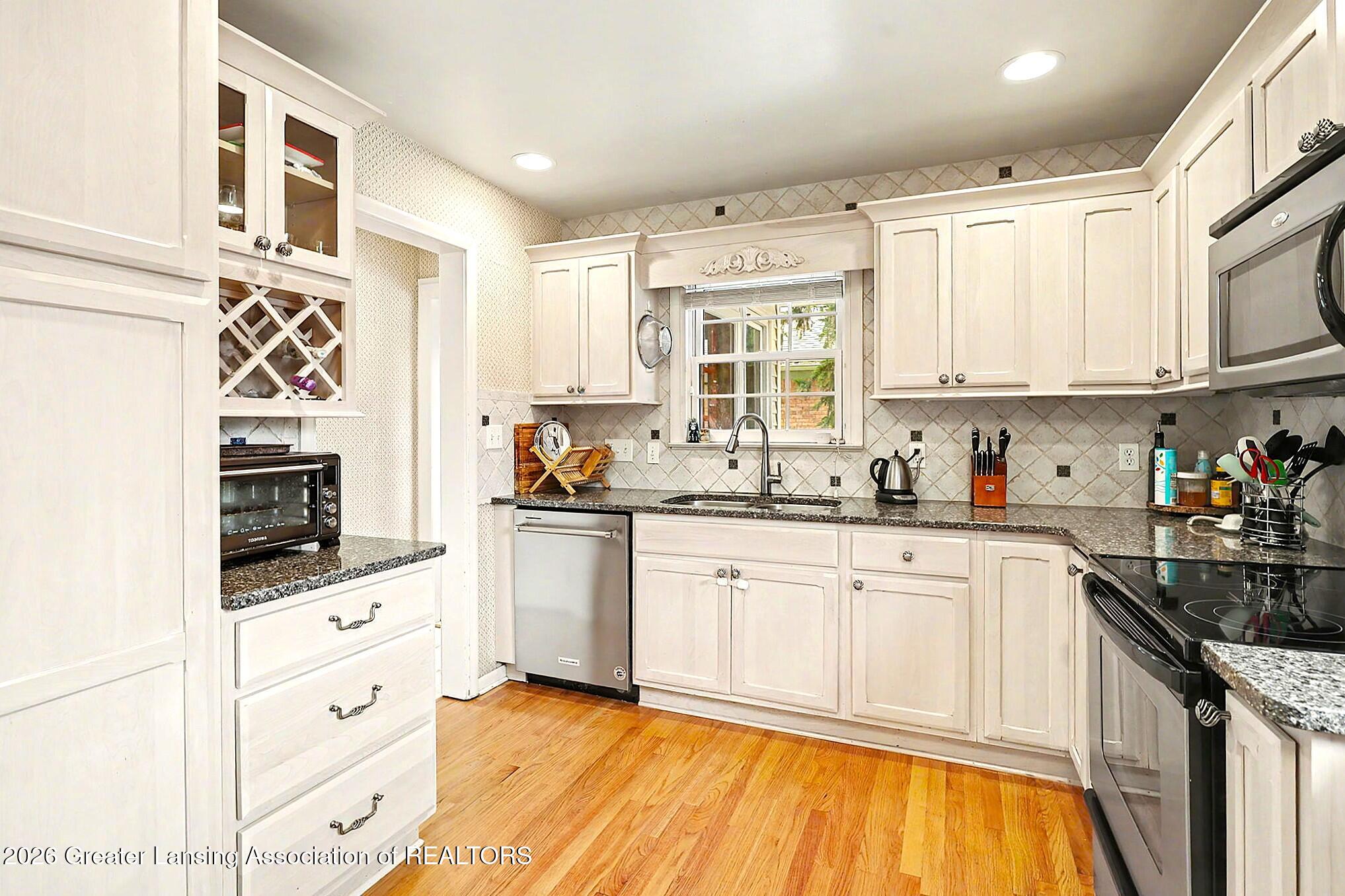 1010 North Harrison Road East Lansing, MI 48823 - Photo 14 of 45 13-web-or-mls-21_IMG_9464