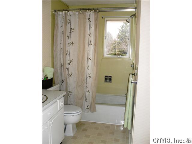 3657 Fisher Road Skaneateles, NY 13152 - Photo 11 of 16 Bathroom