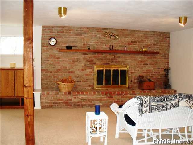 3657 Fisher Road Skaneateles, NY 13152 - Photo 12 of 16 Family Room