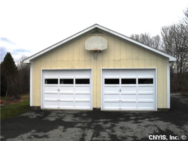 3657 Fisher Road Skaneateles, NY 13152 - Photo 3 of 16 Parking Lot/Garage