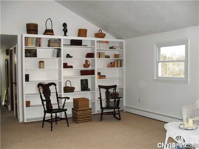 3657 Fisher Road Skaneateles, NY 13152 - Photo 6 of 16 Living Room
