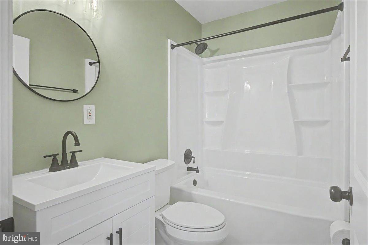 14 Lynbrook Road Wilmington, DE 19804 - Photo 17 of 21 Renovated Full Bath
