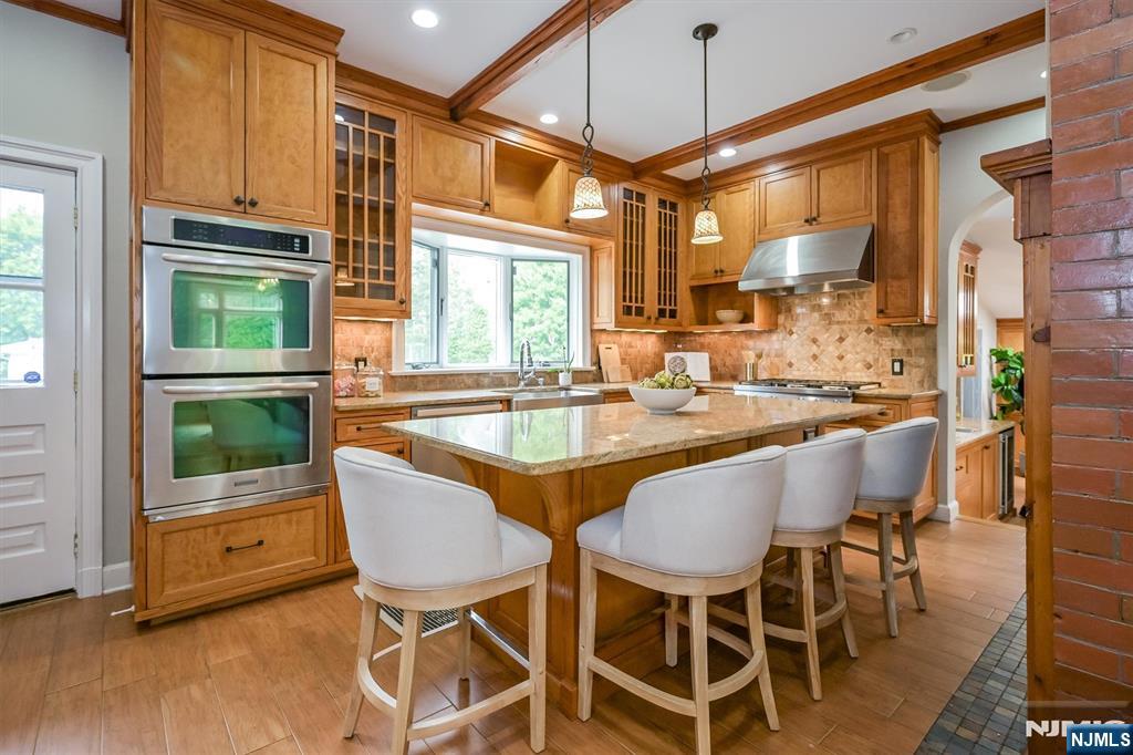 771 Valley Road Montclair, NJ 07043 - Photo 5 of 36