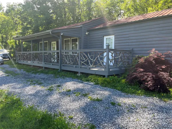 a view of a yard