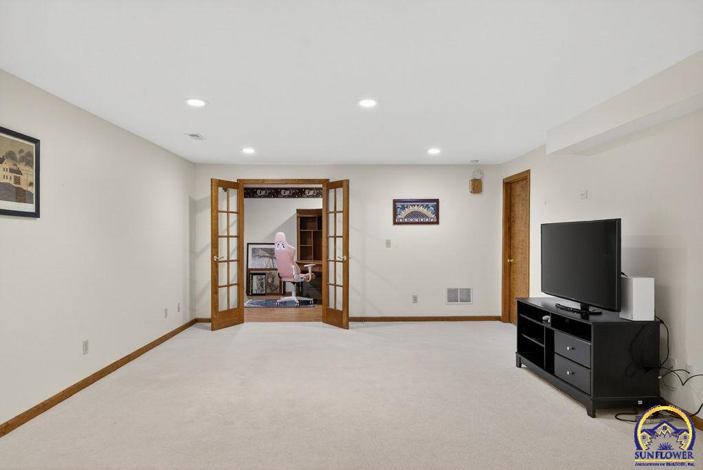 7448 Southwest Cannock Chase Road Topeka, KS 66614 - Photo 28 of 50