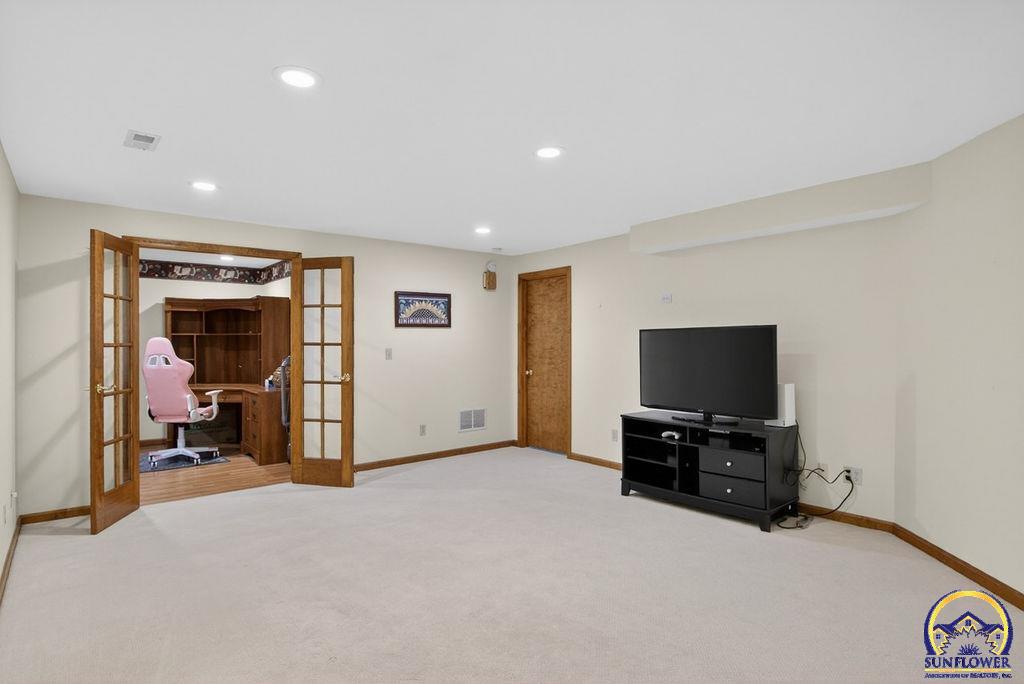 7448 Southwest Cannock Chase Road Topeka, KS 66614 - Photo 29 of 50