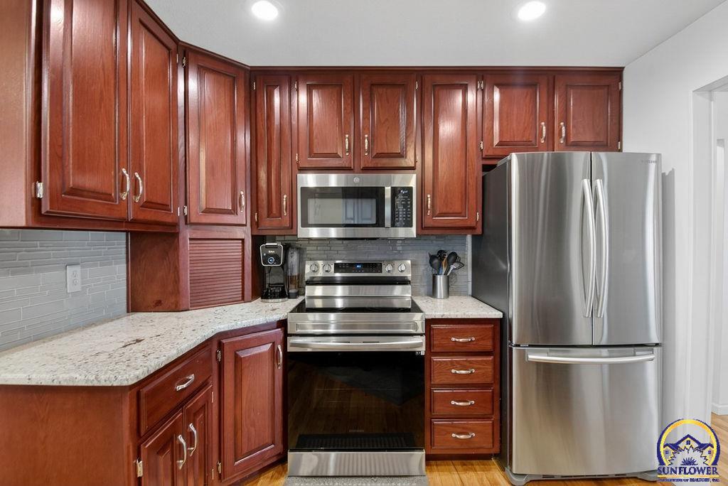 7448 Southwest Cannock Chase Road Topeka, KS 66614 - Photo 7 of 50