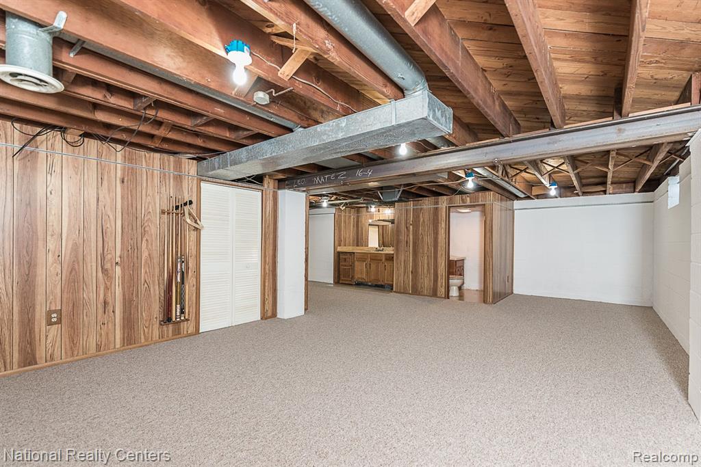 515 East Avon Road Rochester, MI 48307 - Photo 29 of 38