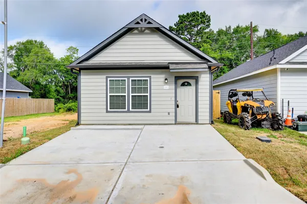$1,450 | 11923 Nelwood Street, Willis, TX 77318