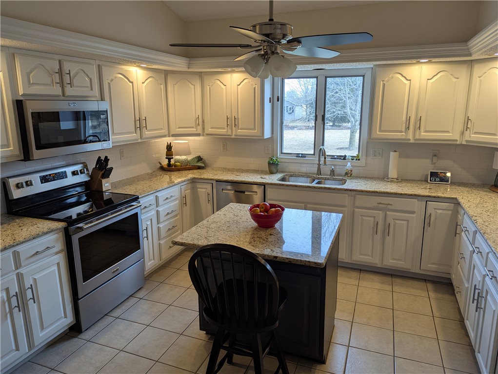 8134 Country Club Road Charleston, IL 61920 - Photo 11 of 45