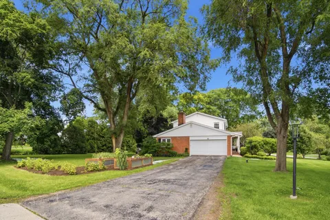 $650,000 | 228 Stratford Lane, Inverness, IL 60010