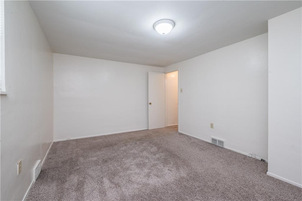 334 Moon Clinton Road, Unit B Coraopolis, PA 15108 - Photo 28 of 46 a view of an empty room