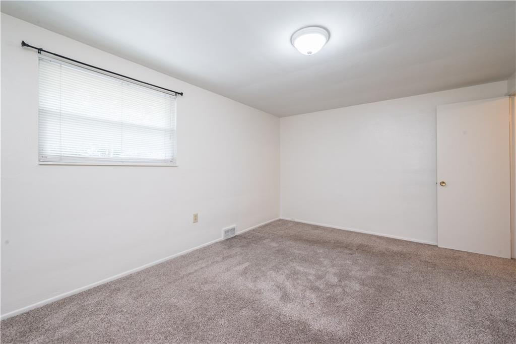 334 Moon Clinton Road, Unit B Coraopolis, PA 15108 - Photo 29 of 46 a view of an empty room