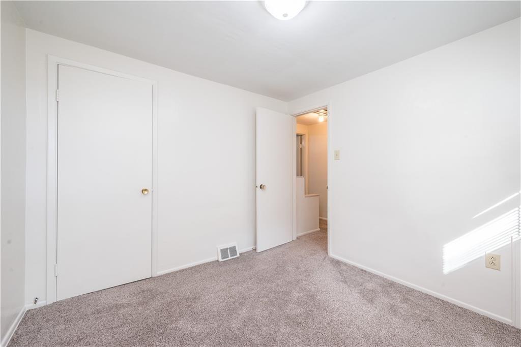 334 Moon Clinton Road, Unit B Coraopolis, PA 15108 - Photo 34 of 46 a view of an empty room