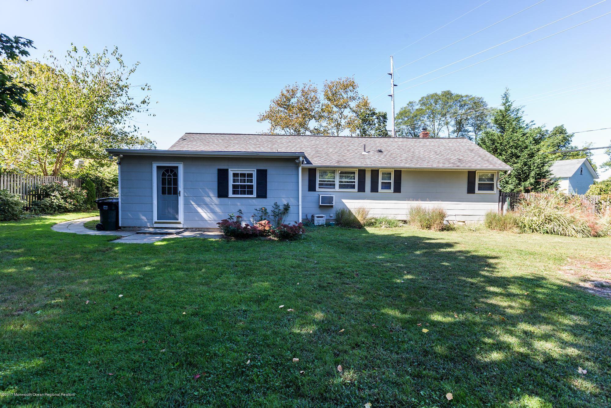 1 Lone Oak Road Middletown, NJ 07748 - Photo 30 of 36 044_1_Lone_Oak_Road_210327_278881