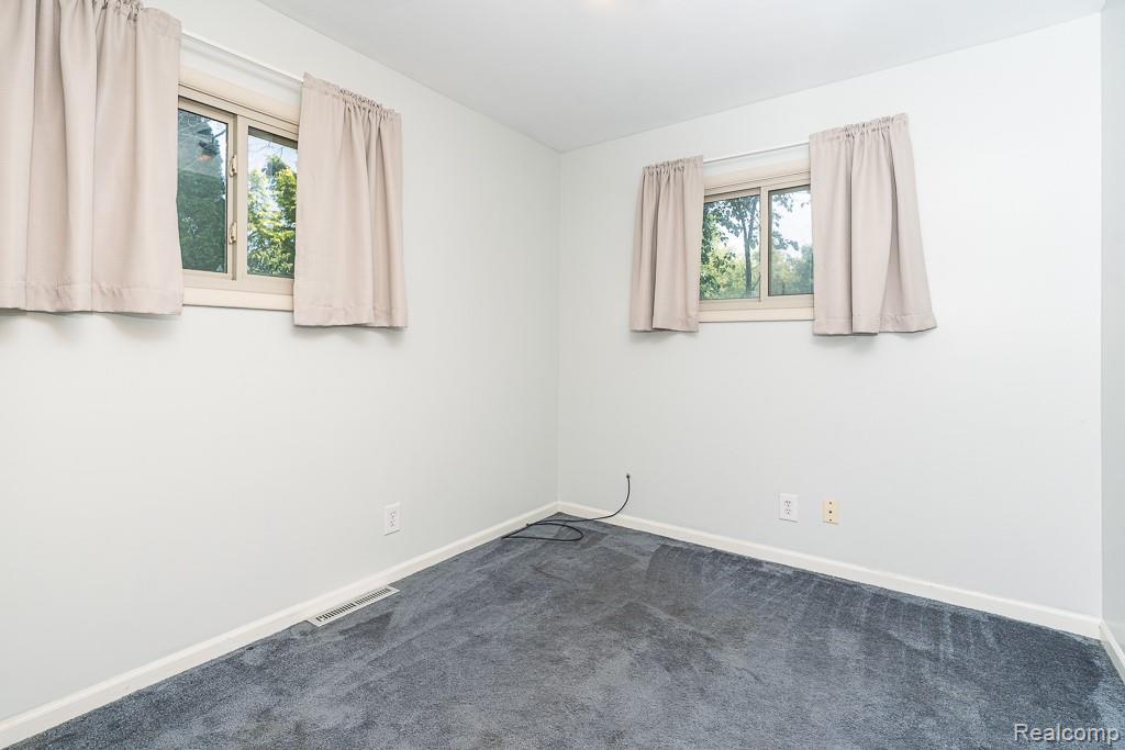 61960 Schoenherr Road Washington, MI 48094 - Photo 26 of 30 Gallery Image 26