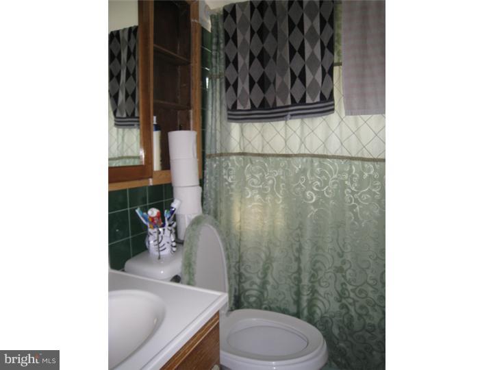 14 Merry Turn Road Levittown, PA 19056 - Photo 16 of 18 Bathroom