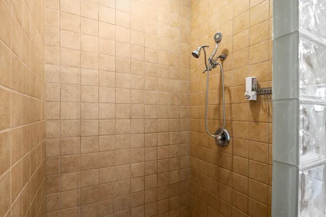 $1,100,000 | 7001 East Chattaroy Road, Chattaroy, WA 99003