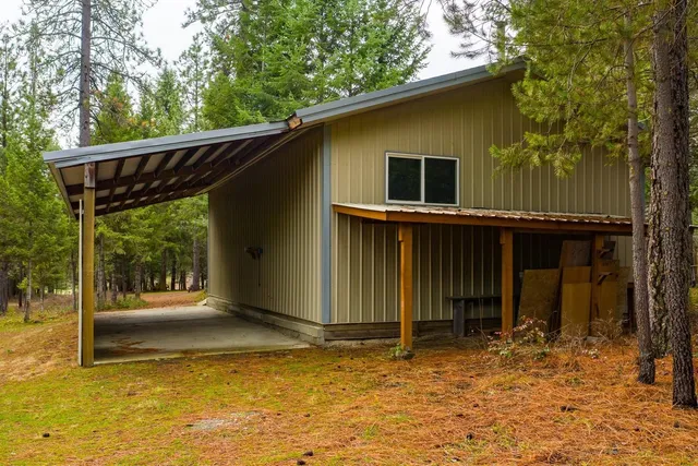 $1,100,000 | 7001 East Chattaroy Road, Chattaroy, WA 99003