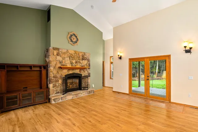 $1,100,000 | 7001 East Chattaroy Road, Chattaroy, WA 99003