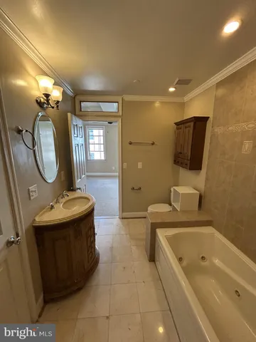 $1,899 | 113 North Bradford Street, Baltimore, MD 21224