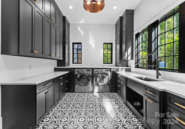 $5,000,000 | 13702 Sage Thrasher Lane, Charlotte, NC 28278