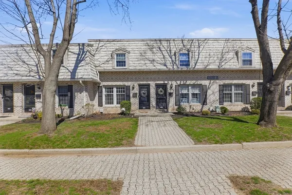 $250,000 | 102 Corey Colonial, Unit 102, Agawam, MA 01001