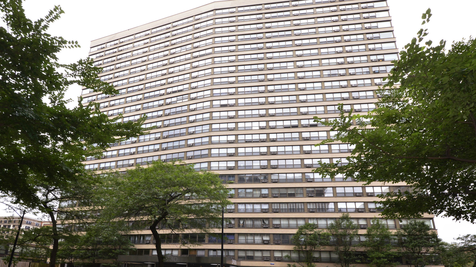2930 North Sheridan Road, Unit 2105 Chicago, IL 60657 - Photo 1 of 15