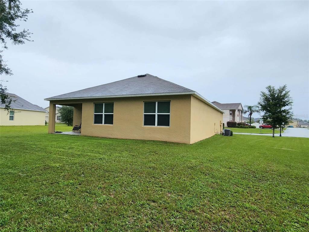 2904 Northeast 42nd Road Ocala, FL 34470 - Photo 10 of 66 Gallery Image 10