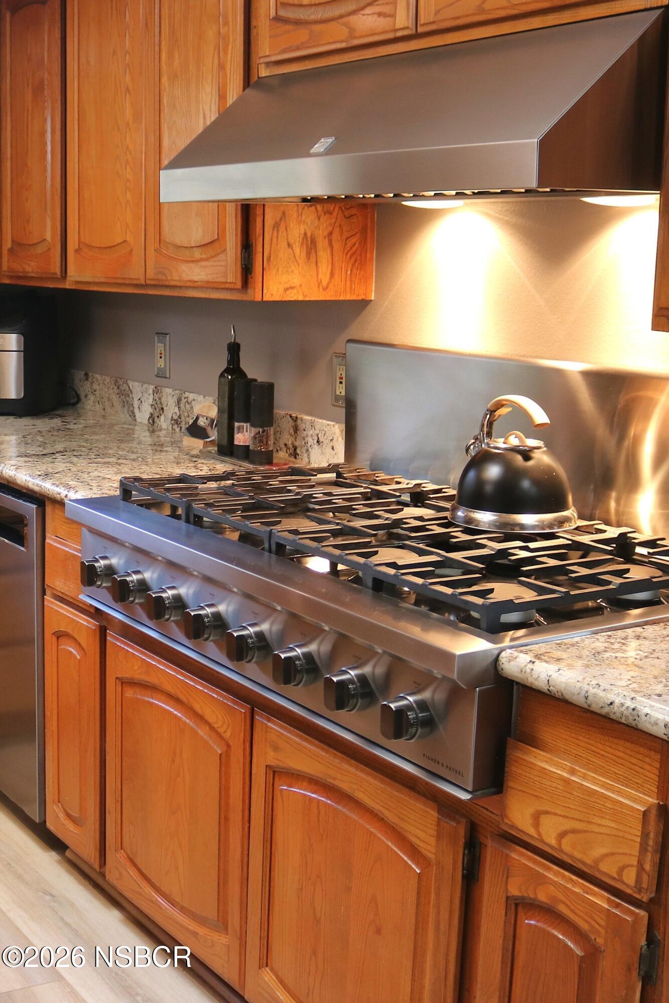 812 North D Street Lompoc, CA 93436 - Photo 3 of 34 Kitchen Stove