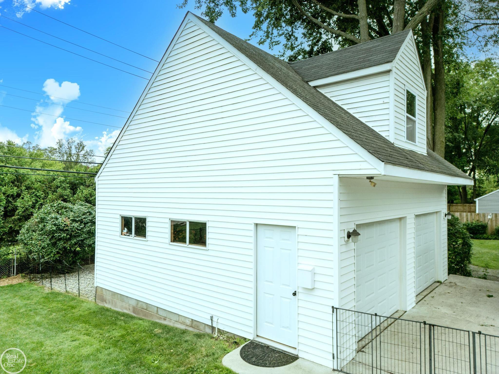 951 Hampton Road Grosse Pointe Woods, MI 48236 - Photo 69 of 85