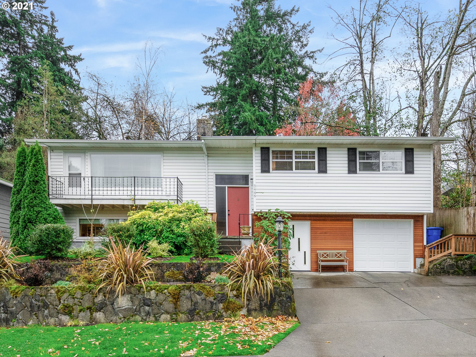 3446 Southwest Marigold Street Portland, OR 97219 - Photo 1 of 29 Gallery Image 1