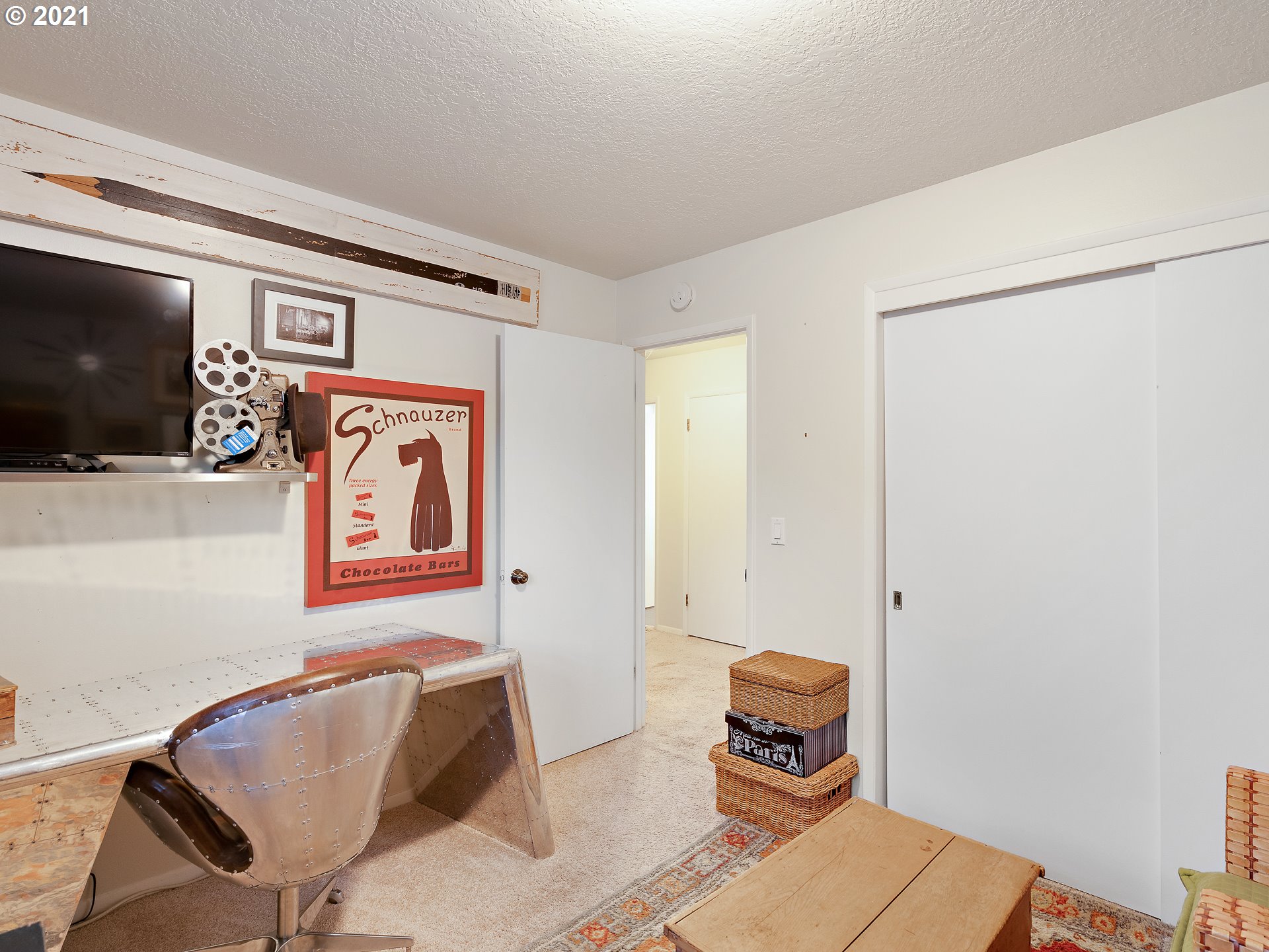 3446 Southwest Marigold Street Portland, OR 97219 - Photo 16 of 29 Gallery Image 16