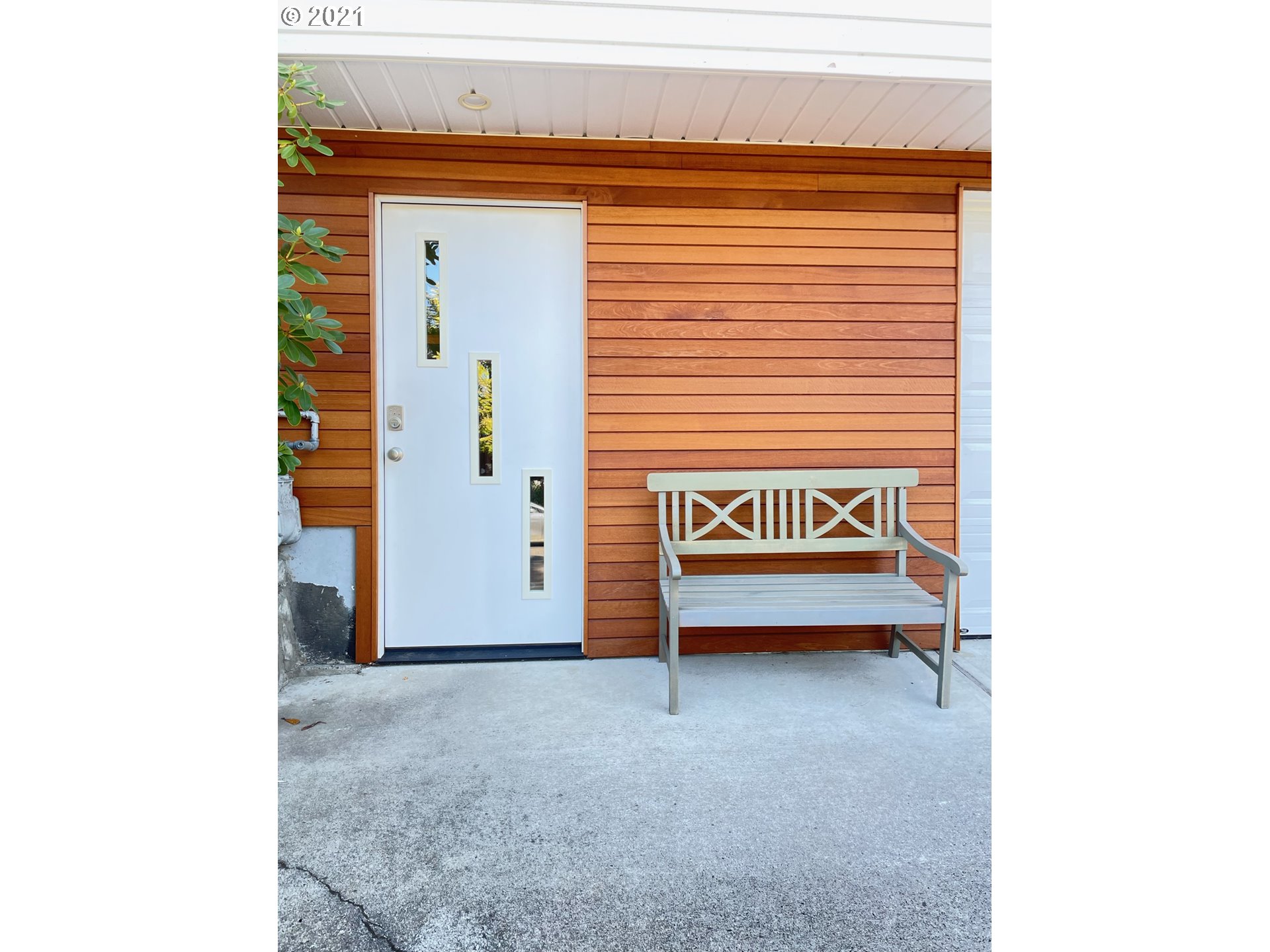 3446 Southwest Marigold Street Portland, OR 97219 - Photo 17 of 29 Gallery Image 17