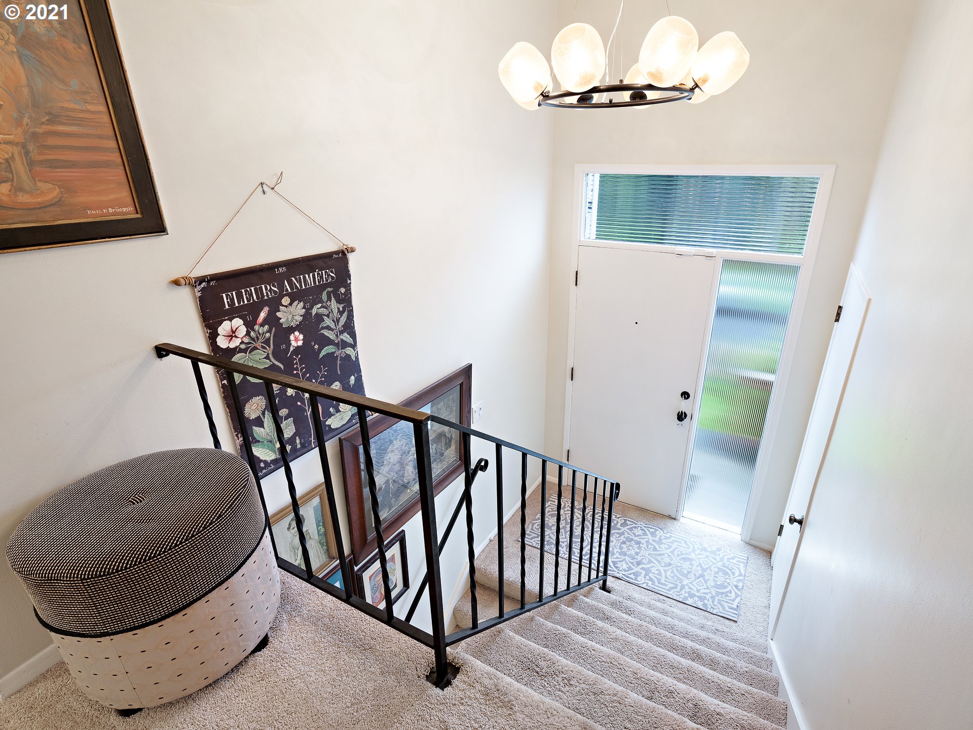 3446 Southwest Marigold Street Portland, OR 97219 - Photo 2 of 29 Gallery Image 2