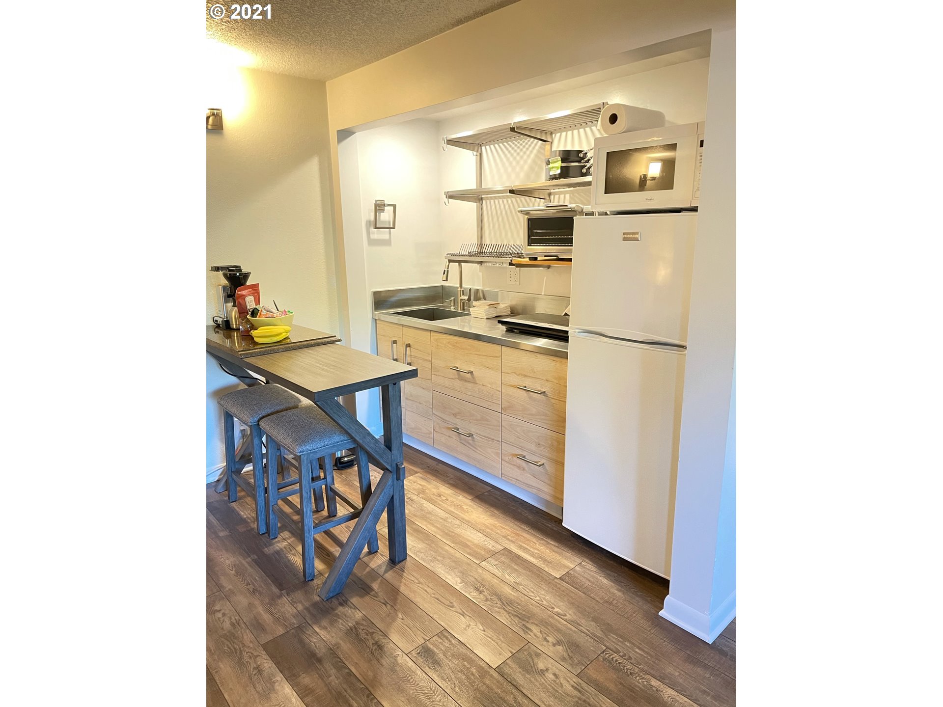3446 Southwest Marigold Street Portland, OR 97219 - Photo 22 of 29 Gallery Image 22