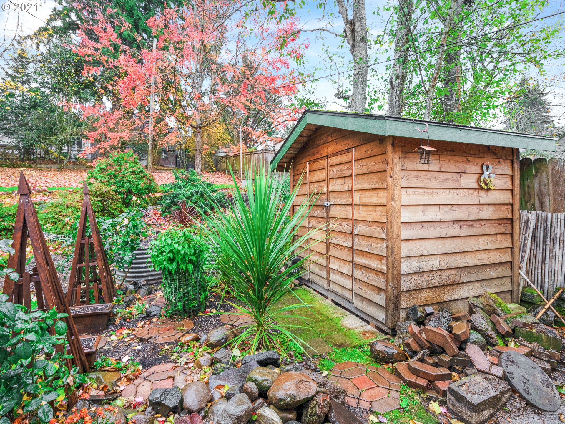 3446 Southwest Marigold Street Portland, OR 97219 - Photo 27 of 29 Gallery Image 27