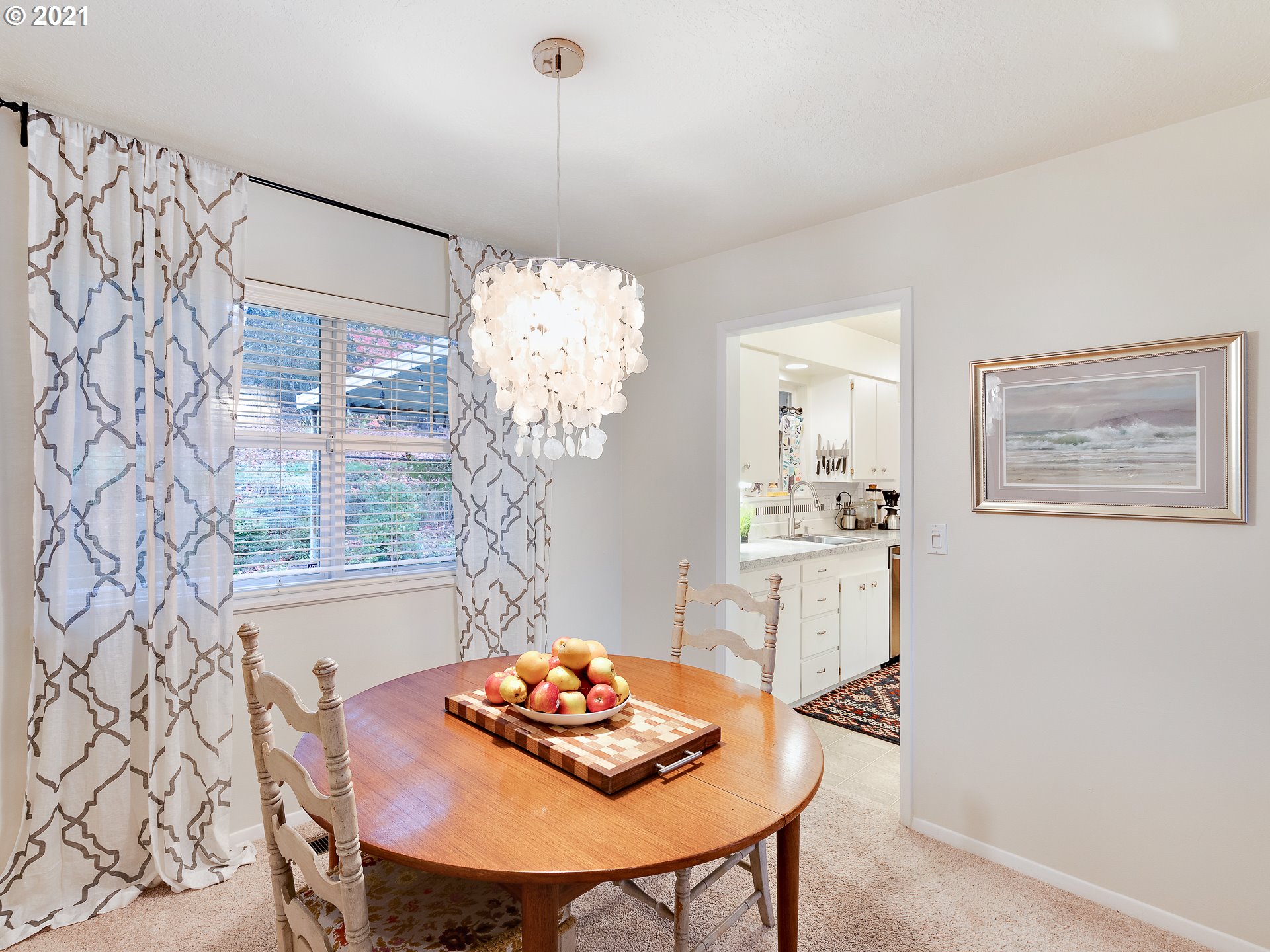 3446 Southwest Marigold Street Portland, OR 97219 - Photo 6 of 29 Gallery Image 6