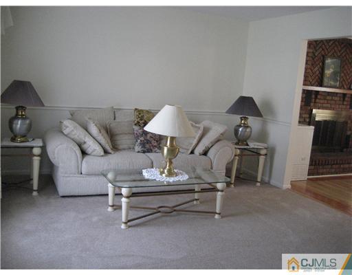 10 Magnolia Road Somerset, NJ 08873 - Photo 3 of 23