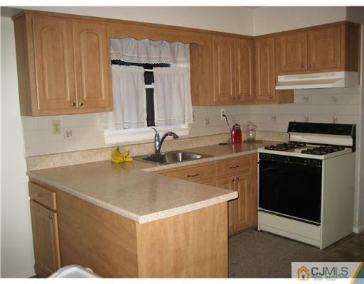 10 Magnolia Road Somerset, NJ 08873 - Photo 5 of 23