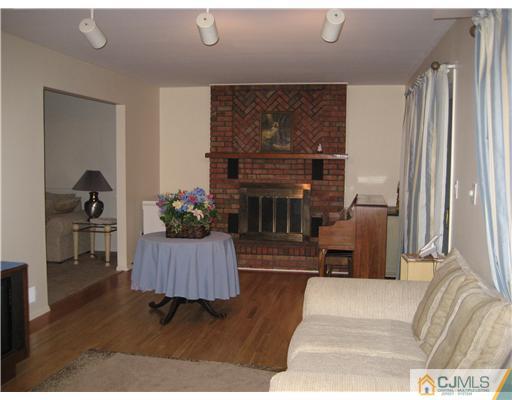 10 Magnolia Road Somerset, NJ 08873 - Photo 6 of 23