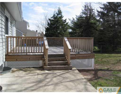 10 Magnolia Road Somerset, NJ 08873 - Photo 7 of 23
