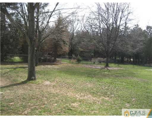 10 Magnolia Road Somerset, NJ 08873 - Photo 8 of 23